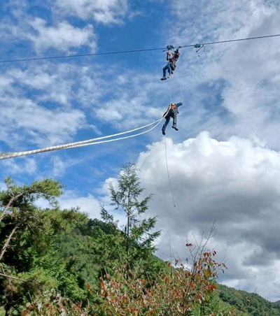 韓国の“鉄線の下降体験”で設備故障…利用客が空中に3時間