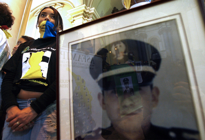 ウリベ大統領、人質解放を求めFARCと直接交渉を明言 - コロンビア