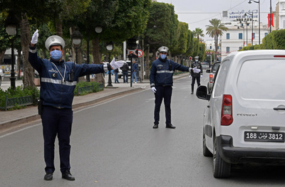 コロナうつそうと警察署でせき…過激派ら2人を「テロ」企図で逮捕 チュニジア