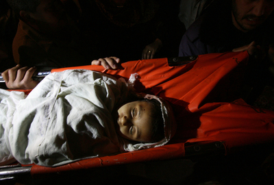 イスラエル軍がガザ地区砲撃、パレスチナ人少年1人死亡