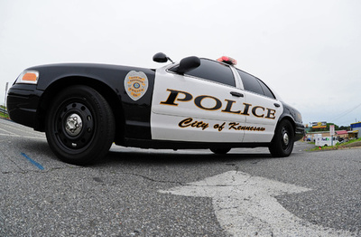 4年前に失踪の米少年、壁の裏から発見 母と再会 父親らを逮捕