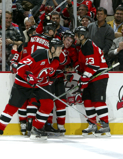 ＜06-07NHL＞ザック・パリーゼの決勝ゴールでデビルズがレンジャーズに勝利 - 米国