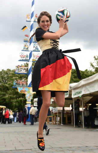 W杯決勝は「スペイン対ドイツ」、経済学モデルで予想