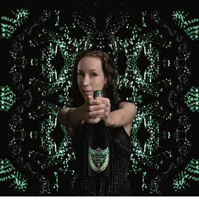 「ドン ペリニヨン」、注目デザイナーのイリス ヴァン ヘルペンとコラボ