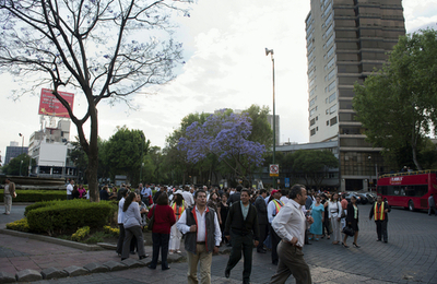 メキシコでM6.5の地震、会社員ら屋外に避難