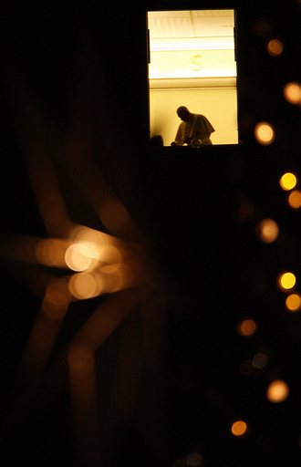 ローマ法王、クリスマスイブに世界平和願う