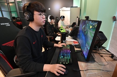 eスポーツ強豪国・韓国のトップチーム「T1」 ジムも完備し精鋭育成