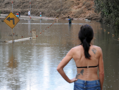 豪クイーンズランド州、大洪水で初の死者