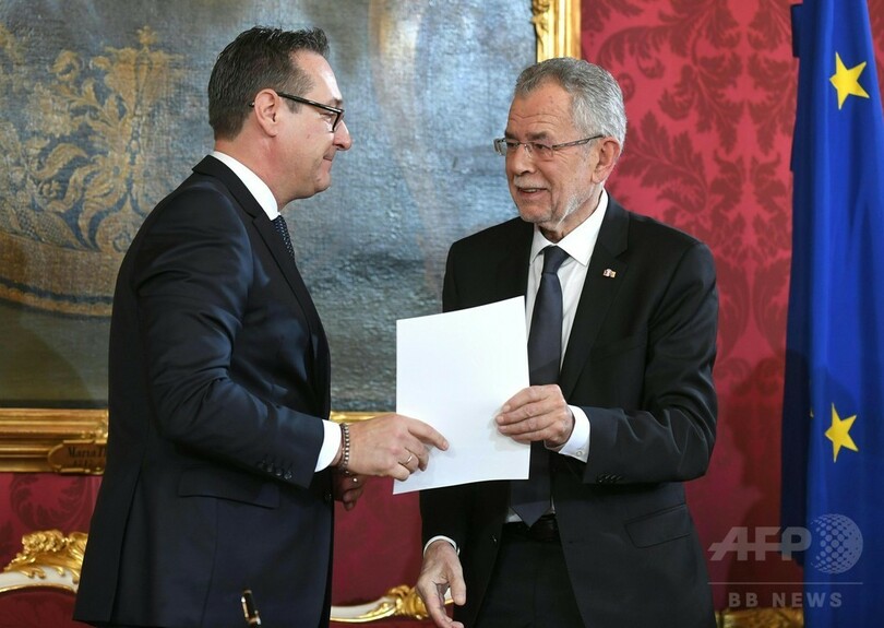 オーストリアで31歳首相就任、極右と連立 一国の指導者では最年少