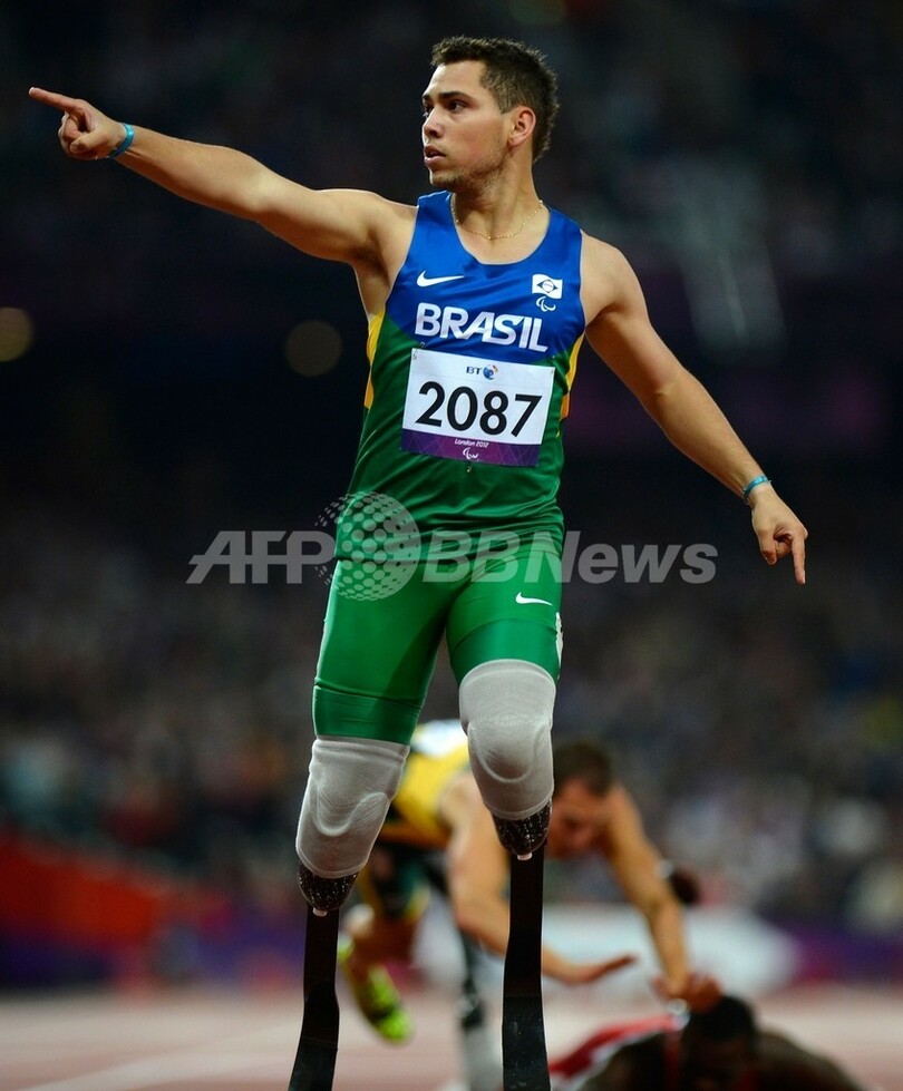 ピストリウスが男子200メートルで銀、レース後に不満漏らす パラリンピック