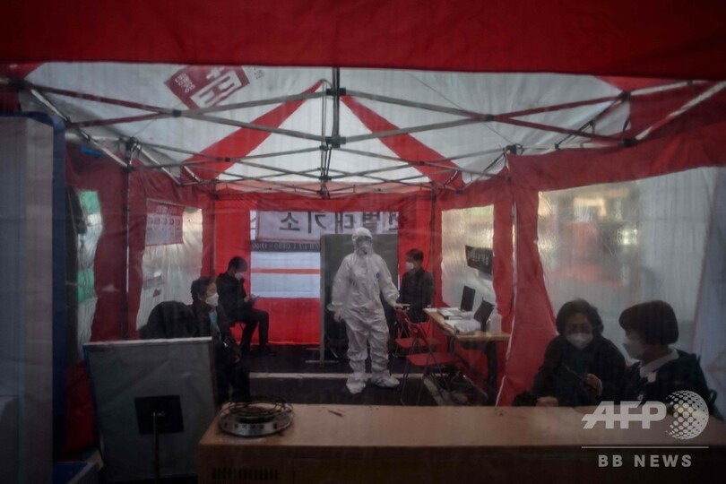 「消毒も楽々」電話ボックス風コロナ検査場、韓国が導入