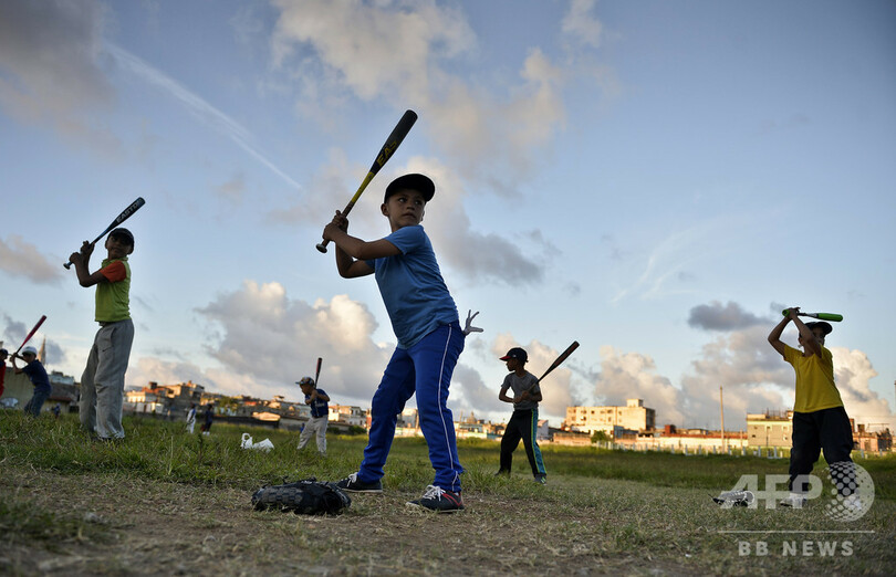 キューバで若者に人気のサッカー、国技の野球を脅かす存在に成長