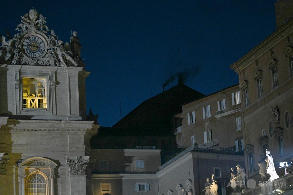 コンクラーベ、初回投票で教皇決まらず 写真3枚 国際ニュース：AFPBB News