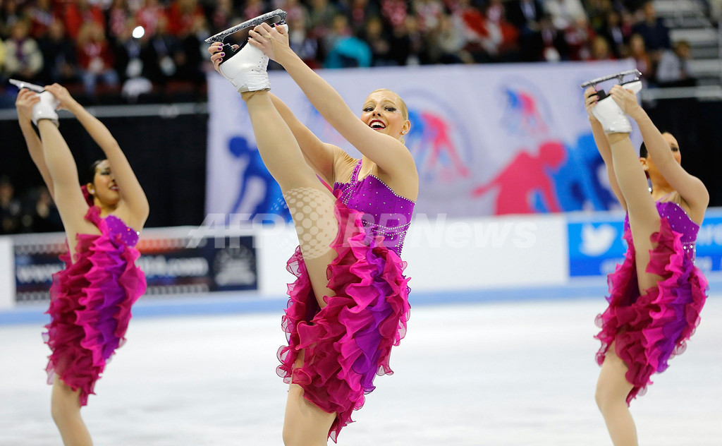 氷上の華やかな舞い、シンクロナイズドスケーティング選手権 写真20枚 国際ニュース：AFPBB News
