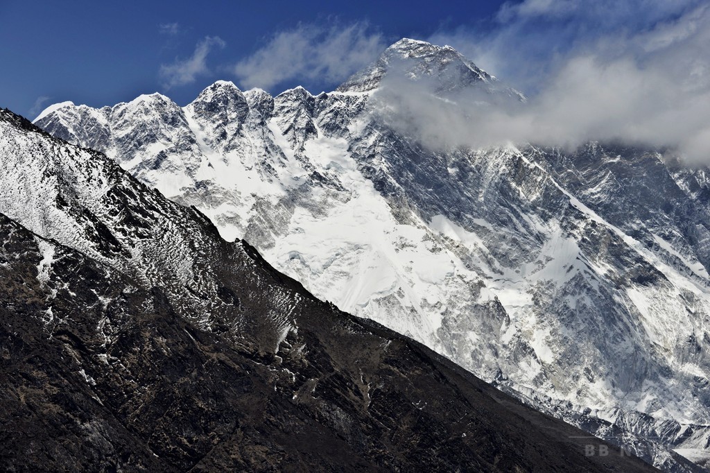 エベレストで新たに登山者4人死亡、今季の死者10人に エベレストで新たに登山者4人死亡、今季の死者10人に