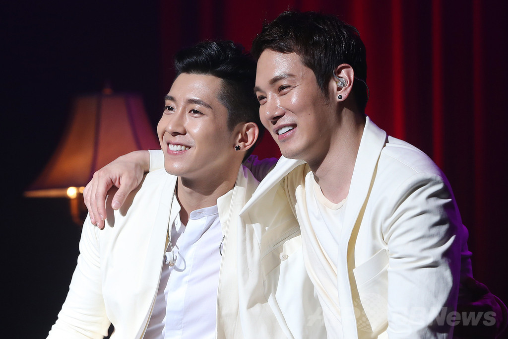 韓国の人気デュオ「フライ・トゥ・ザ・スカイ」、アルバム発売 写真10枚 国際ニュース:AFPBB News