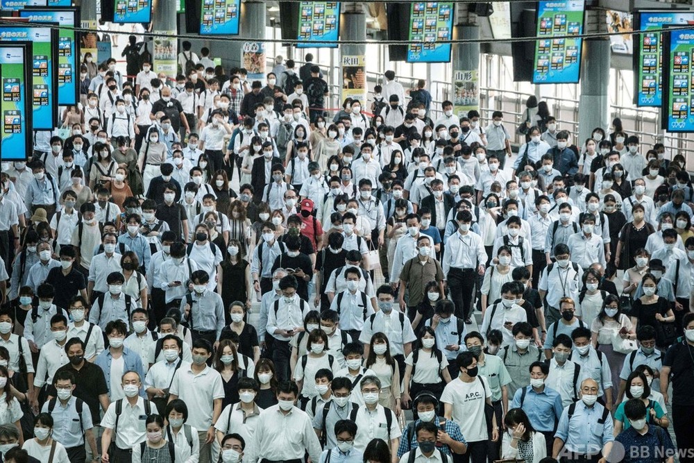 全国のコロナ感染者、初の1万人超 東京も最多更新 写真4枚 国際