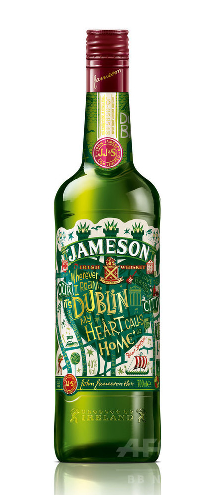 可愛いクリスマスツリーやギフトが！ ジェムソン」聖パトリックス・デー限定ボトル発売 写真1枚 国際 ウイスキー