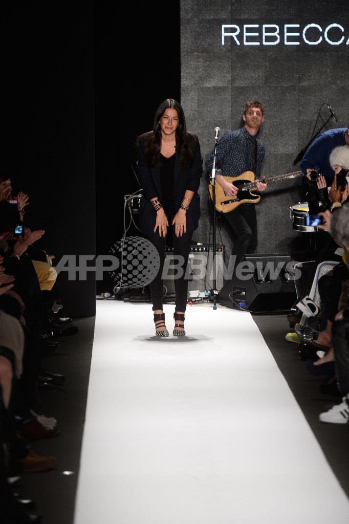 ＜13/14年秋冬NYコレクション＞レベッカ ミンコフ