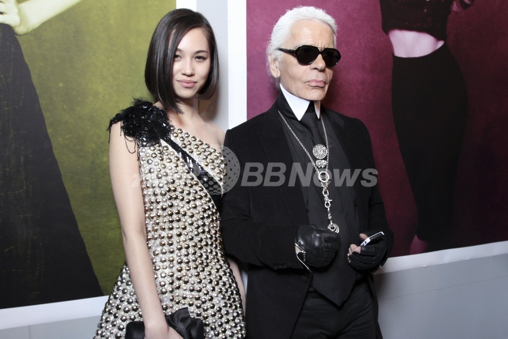 CHANEL 「The Little Black Jacket」水原希子 A1 シャネルのリトル ブラック ジャケット写真展、レセプションに豪華