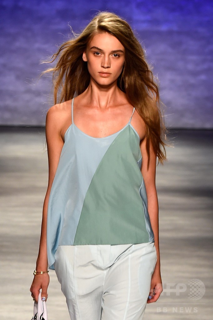 3Dメガネで見るコレクション！？「レベッカ・ミンコフ」15年春夏