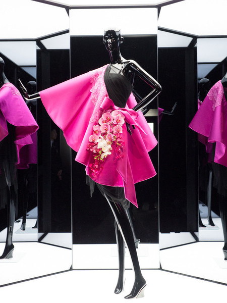 ジュン アシダ「エレガンス不滅論。」国立新美術館で8日まで