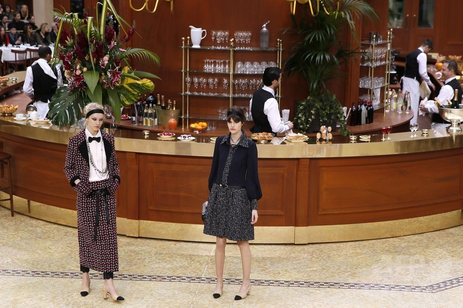 一日限りのブラッスリーオープン、「シャネル」15/16秋冬