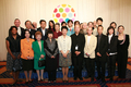 写真は、記者会見の集合写真。(c)AFPBB News/pippi
