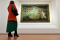 イタリア・フィレンツェのウフィツィ美術館で、館内の改修後に報道陣に公開されたサンドロ・ボッティチェリの「ヴィーナスの誕生」（2016年10月17日撮影）。(c)AFP/ALBERTO PIZZOLI