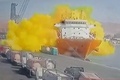 ヨルダン南部アカバ港で噴出する有毒ガス。国営テレビ放送の防犯カメラの映像から（2022年6月27日公開）。(c)AFP PHOTO /AL MAMLAKA TV