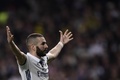 サッカー欧州チャンピオンズリーグ、グループF第6節、レアル・マドリード対ボルシア・ドルトムント。得点を喜ぶレアル・マドリードのカリム・ベンゼマ（2017年12月7日撮影）。(c)AFP/JAVIER SORIANO