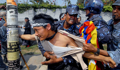 亡命チベット人による反中デモ、ネパール警察が抗議者逮捕