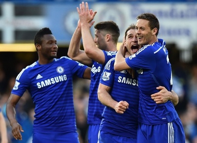 チェルシーが優勝へ大きく前進、アザールの得点でマンUに競り勝つ