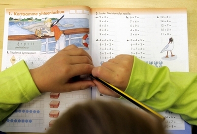 7歳と8歳の少年、高校生レベルの数学試験に合格 英国