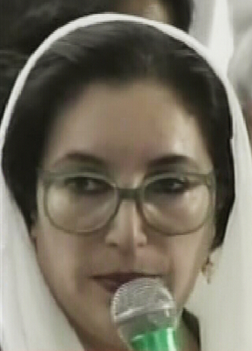 ブット元首相が非難、「自爆攻撃は民主主義への攻撃」