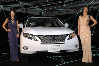 トヨタ、「レクサス」のハイブリッド搭載SUV発売