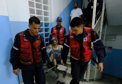 ベネズエラで大規模停電 政府は業務停止、病院で死者も