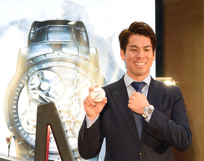 高級時計「ロジェ デュブイ」銀座に日本初の旗艦店、前田健太ら祝福