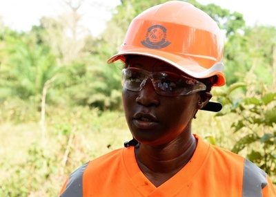 西アフリカの鉱山を掘り当てた敏腕レディーは元ファッションモデル