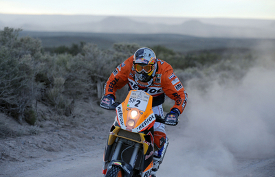 コマ 二輪部門第4ステージ制し首位守る、ダカールラリー