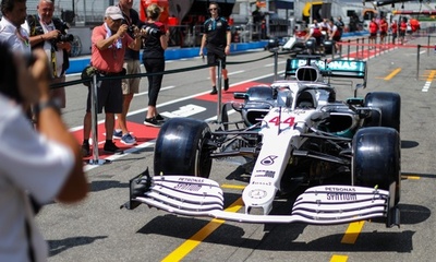 メルセデス、モータースポーツ125周年特別仕様のマシンを披露