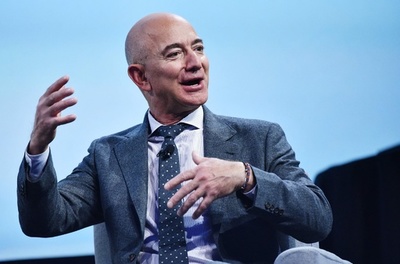 アマゾン創業者ベゾス氏、7月に宇宙へ 自身の企業初の有人飛行で
