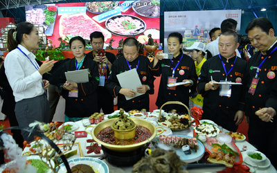 世界を「しびれさせる！」 官民挙げて四川料理をアピール 中国