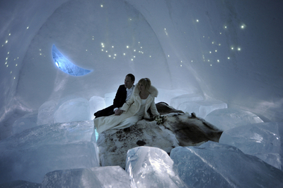 氷のチャペルで結婚式、スウェーデン