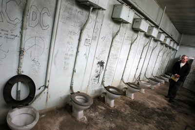 トイレ・グラフィティも登場、第16回シドニービエンナーレ