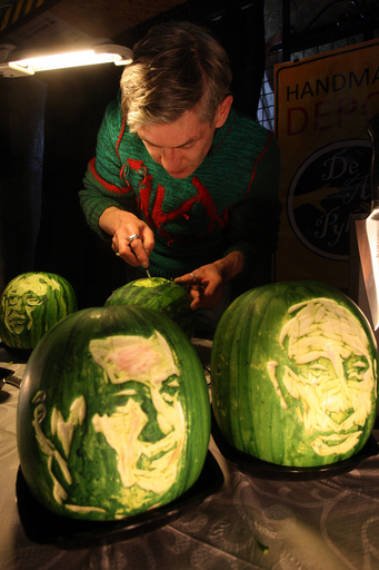 これも芸術？スイカになったプーチン首相