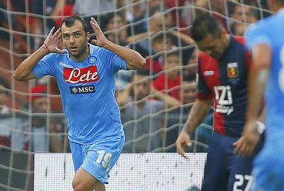 ナポリがパンデフの2得点でジェノアに勝利