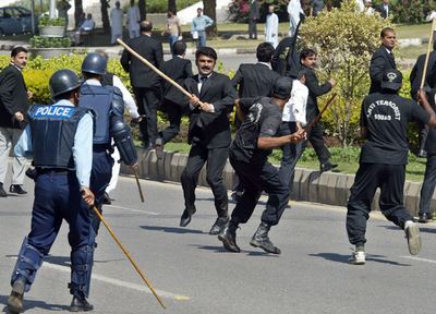 パキスタン選挙管理委員会、ムシャラフ氏の大統領選立候補を承認
