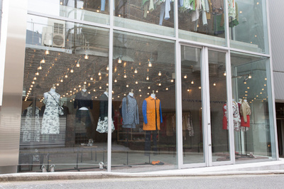 「カルヴェン」待望の路面店がオープン、仏大使公邸でパーティも