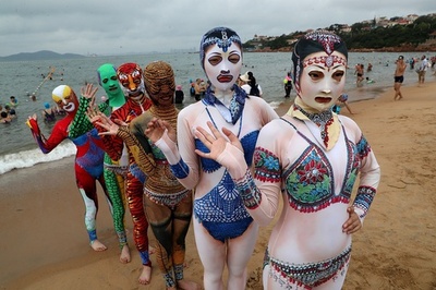 中国で「フェイスキニ」が人気 1日5万枚も爆売れ